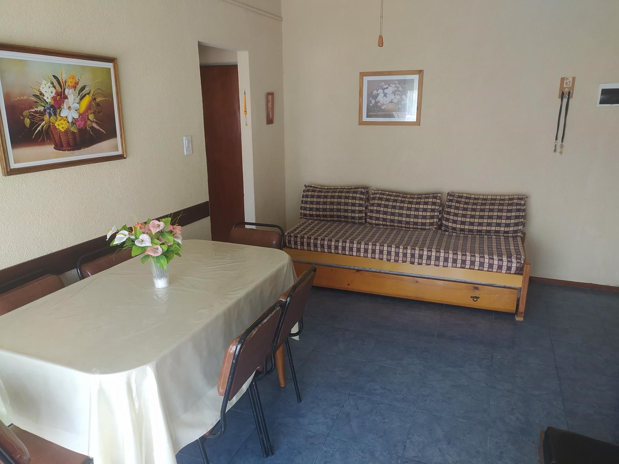 2 Ambientes en 2do Piso - Edificio El Piave - Balcón a la Calle - A 1 cuadra de la Playa - Departamento en La Lucila del Mar