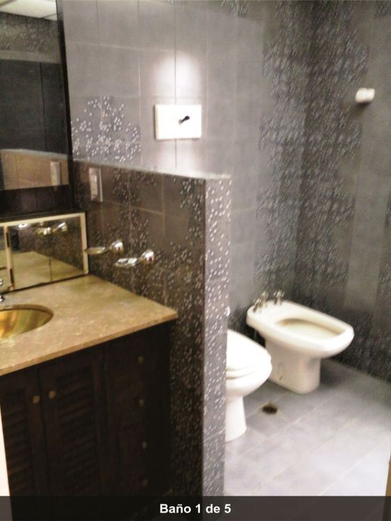 8 Ambientes Muy Amplio - Cochera para 2/3 Autos - Barrio San Rafael - A 1 cuadra del mar - a 4 cuadras del centro - Casa/Chalet en Mar de Ajó