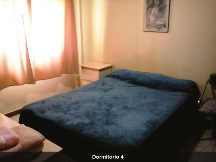 8 Ambientes Muy Amplio - Cochera para 2/3 Autos - Barrio San Rafael - A 1 cuadra del mar - a 4 cuadras del centro - Casa/Chalet en Mar de Ajó