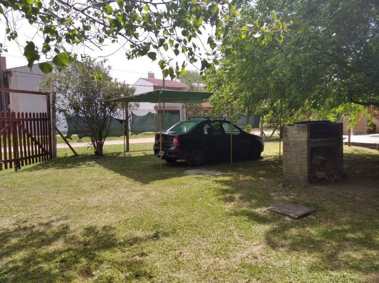 Complejo: 2 Ambientes - Area Parquizada - A 4 cuadras de la playa - a 5 cuadras del supermercado - Cabaña en Mar de Ajó