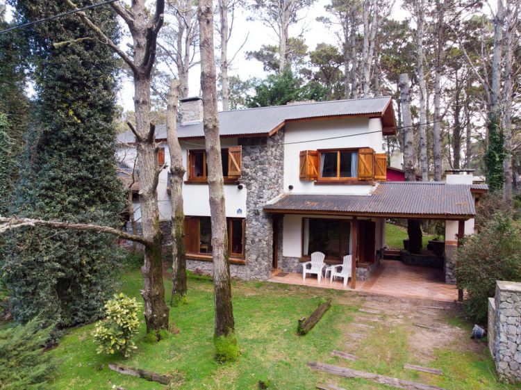 Complejo Chalets Costa del Este - A 3 cuadras del Mar - Excelente ubicación. - Casa/Chalet en Costa del Este