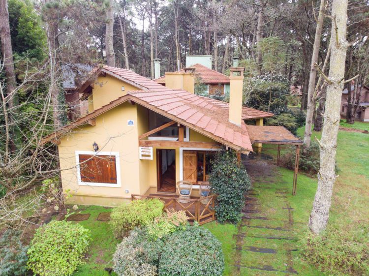Complejo Chalets Costa del Este - A 3 cuadras del Mar - Excelente ubicación. - Casa/Chalet en Costa del Este