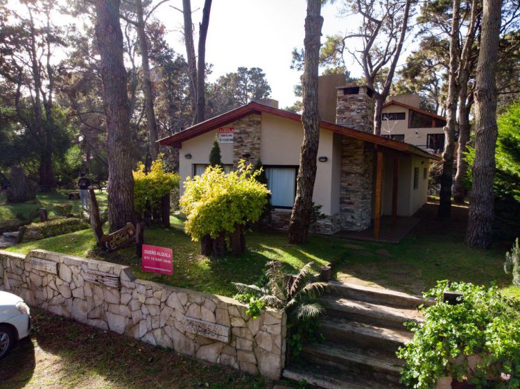 Complejo Chalets Costa del Este - A 3 cuadras del Mar - Excelente ubicación. - Casa/Chalet en Costa del Este