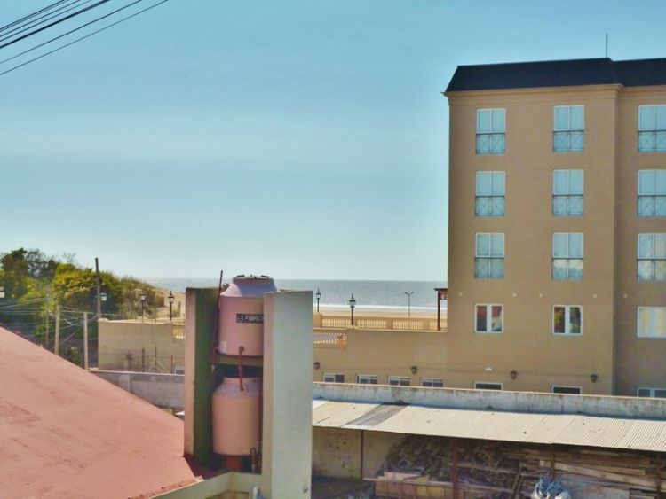 2 Ambientes - Balcon al Mar - Pleno Centro - Estacionamiento (Opcional) - A ½ cuadra del mar. Balneario Almejas - Departamento en San Clemente