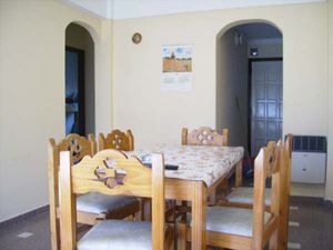 3 Ambientes en Planta Baja - Cochera Descubierta - A 1 cuadra del mar - a 1 cuadra del muelle - Departamento en Mar de Ajó
