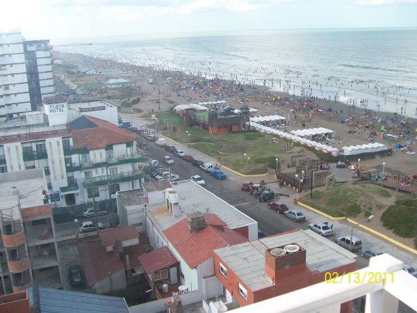 2 Ambientes con Garage - Zona Centrica - Edificio 25 de Mayo - Frente al mar - Departamento en Mar de Ajó