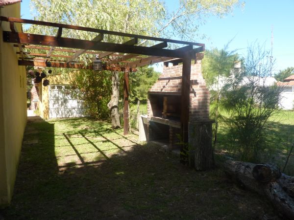 3 Ambientes con Cochera Descubierta - A 7 cuadras del mar - Casa/Chalet en Aguas Verdes