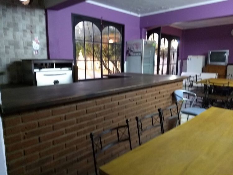 Excelente chalet preparado para 3 familias. 12 personas con alarma monitoreada. - Muy buena ubicación - sistema de alarma monitoreada - Casa/Chalet en Costa Azul
