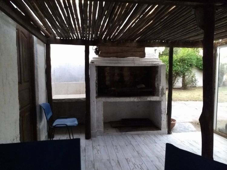 Excelente chalet preparado para 3 familias. 12 personas con alarma monitoreada. - Muy buena ubicación - sistema de alarma monitoreada - Casa/Chalet en Costa Azul