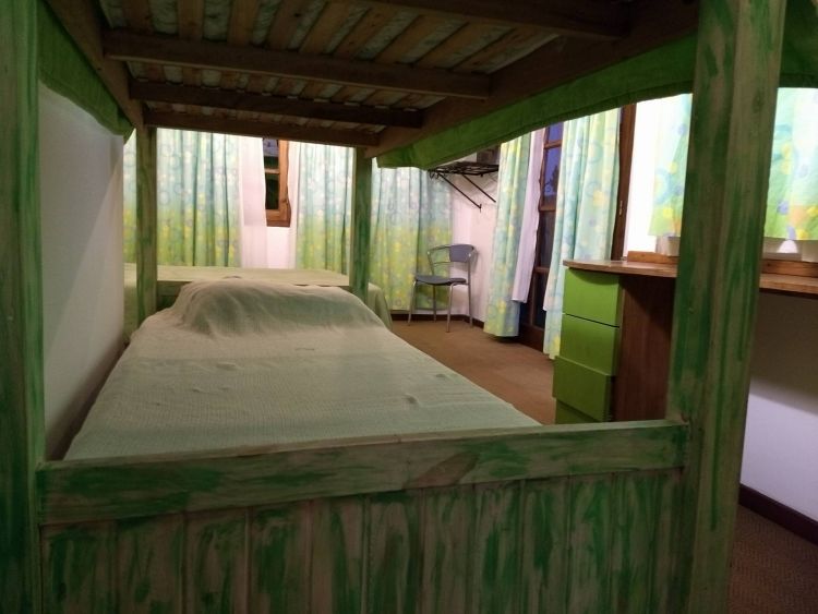 Excelente chalet preparado para 3 familias. 12 personas con alarma monitoreada. - Muy buena ubicación - sistema de alarma monitoreada - Casa/Chalet en Costa Azul