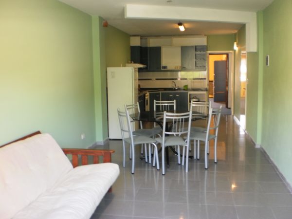 3 Ambientes en 1er Piso - Excelente Ubicación - Muy Luminoso - Garage Cubierto - A 3 cuadras del mar - a 1½ del supermercado Coto - a 2 cuadras de la peatonal - Departamento en Mar de Ajó