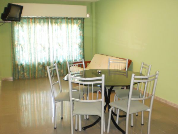 3 Ambientes en 1er Piso - Excelente Ubicación - Muy Luminoso - Garage Cubierto - A 3 cuadras del mar - a 1½ del supermercado Coto - a 2 cuadras de la peatonal - Departamento en Mar de Ajó