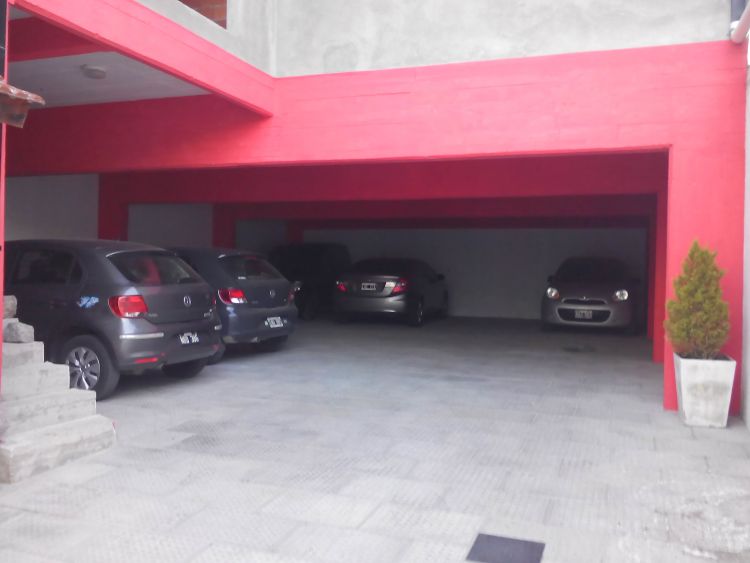 3 Ambientes en 1er Piso - Excelente Ubicación - Muy Luminoso - Garage Cubierto - A 3 cuadras del mar - a 1½ del supermercado Coto - a 2 cuadras de la peatonal - Departamento en Mar de Ajó
