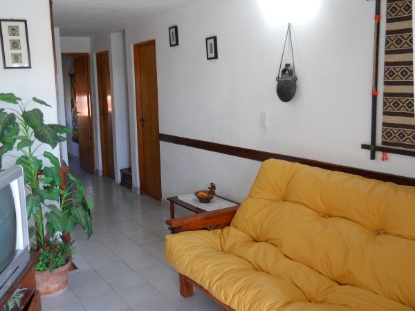 6 Ambientes - Frente al Mar - Detalles de Categoría - Cochera Cubierta - Frente al mar - a 4 cuadras del barrio San Rafael - a 1 cuadra del muelle - Casa/Chalet en Mar de Ajó