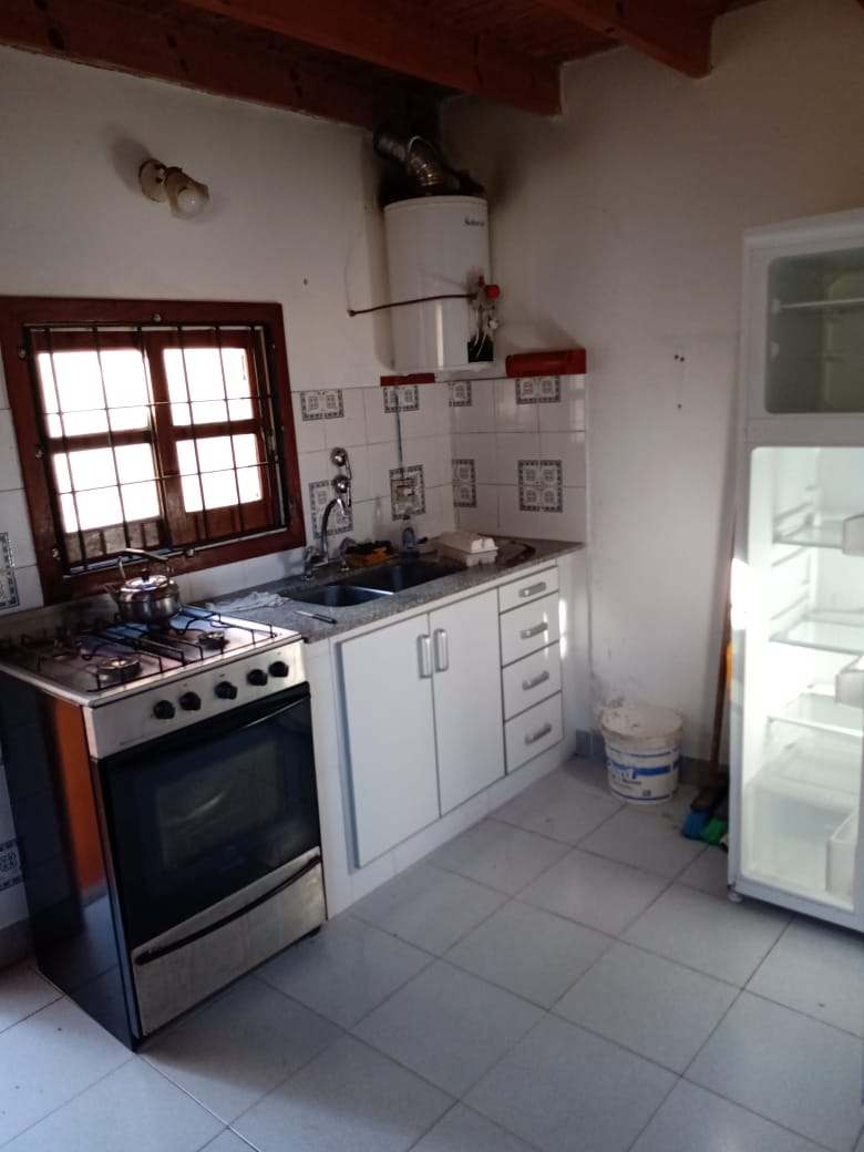 3 Ambientes con Cochera  - Atendido por sus Dueños - Zona Tranquila y Segura - A 4 cuadras del mar - a 9 cuadras de San Bernardo - a 9 cuadras del muelle - Dúplex/Tríplex en La Lucila del Mar