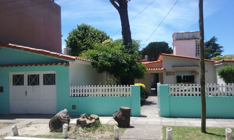 4 Ambientes - Cochera Cerrada - Todo en Planta Baja - A 3 cuadras del mar - a 7 cuadras del centro de de San Bernardo - Casa/Chalet en Mar de Ajó