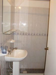 3 Ambientes con Terraza - A 6 cuadras de la playa - a 10 cuadras del centro - a 4 cuadras de San Bernardo - Departamento en Mar de Ajó