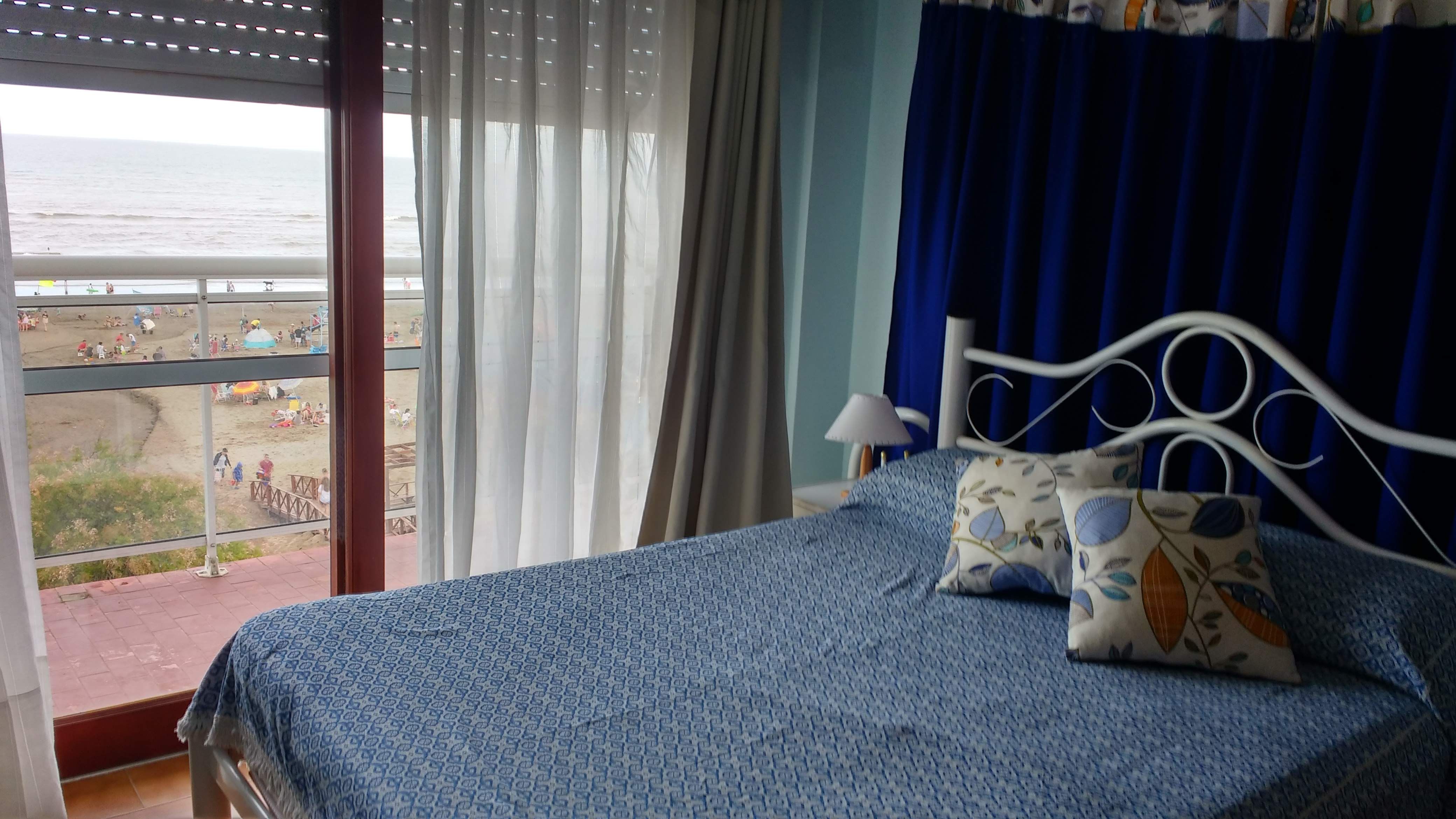 3 Ambientes en 4to Piso - Cochera Cerrada - Balcón Frente al Mar