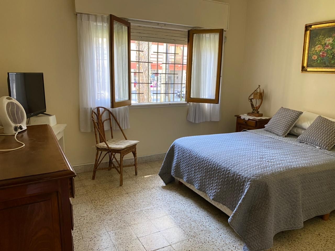 3 Ambientes en Pleno Centro - Cochera Descubierta - A 1 cuadra de la peatonal - a 2 cuadras de la playa - Casa/Chalet en San Bernardo