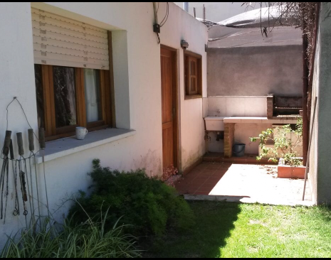 3 Ambientes en Pleno Centro - Cochera Descubierta - A 1 cuadra de la peatonal - a 2 cuadras de la playa - Casa/Chalet en San Bernardo