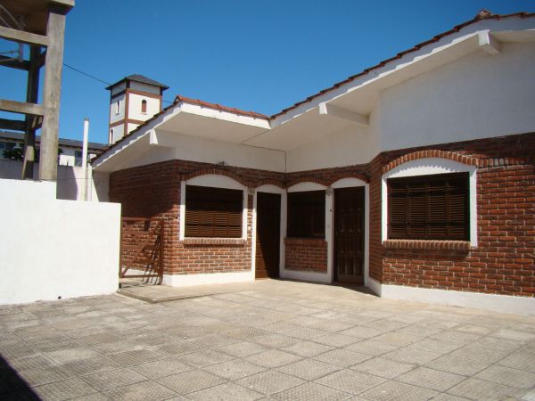 Chalet de 2 ambientes para 4 personas - A 1/2 cuadra del mar. - Casa/Chalet en La Lucila del Mar
