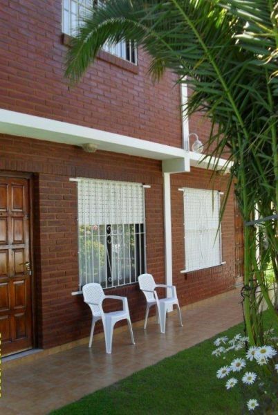 3 Ambientes en Excelente Ubicacion - Estacionamiento - A 3½ cuadras del mar - frente al bosque - Dúplex/Tríplex en Aguas Verdes