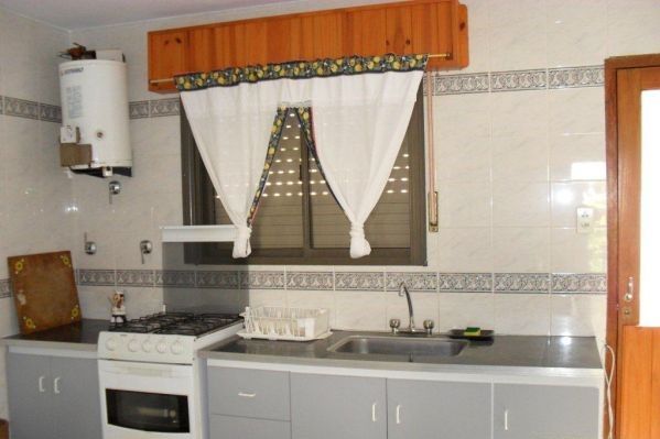 3 Ambientes en Excelente Ubicacion - Estacionamiento - A 3½ cuadras del mar - frente al bosque - Dúplex/Tríplex en Aguas Verdes