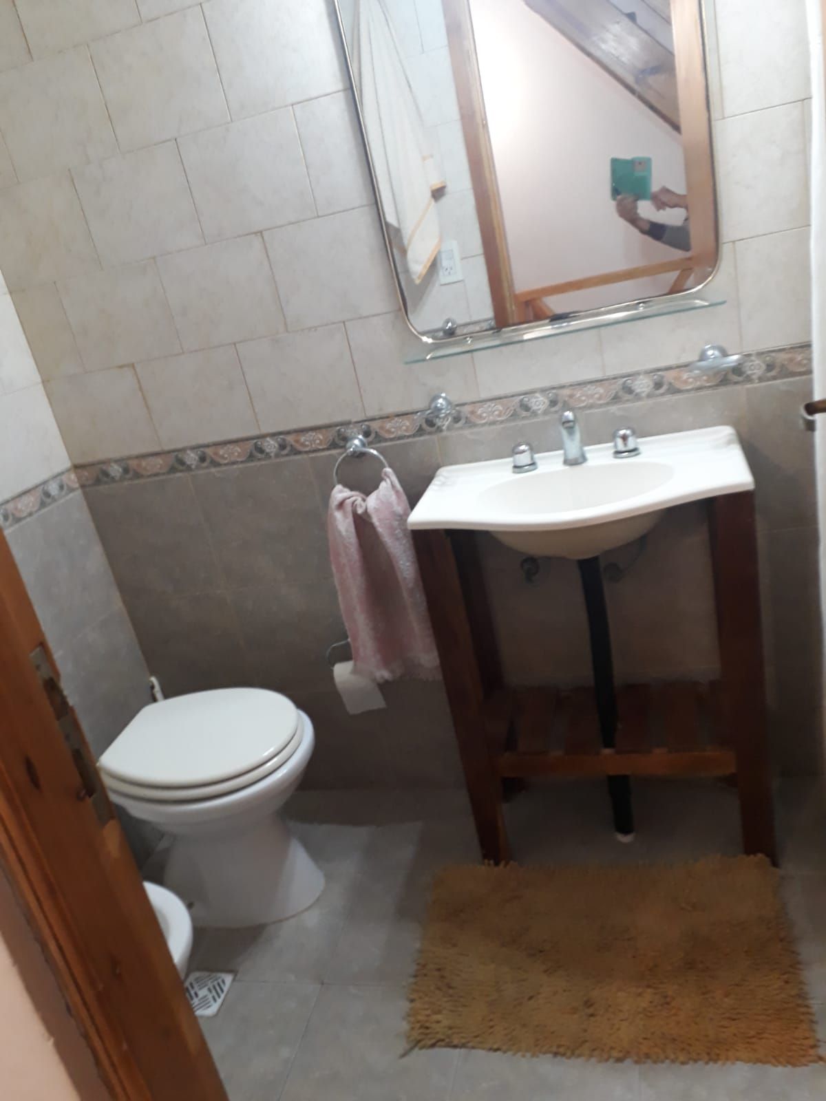 4 Ambientes Comodos - Totalmente Equipado con Mobiliario - Espacio Guarda Vehiculo - A 1½ cuadras del mar - a 15 cuadras del centro de San Bernardo - Dúplex/Tríplex en Costa Azul