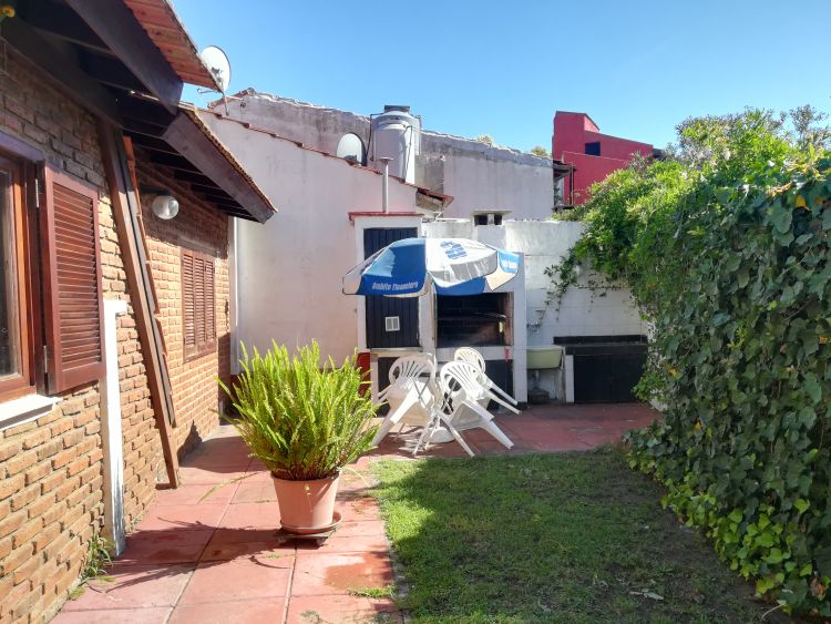 3 Ambientes - Cochera Cubierta - Zona Residencial - A 6 cuadras del mar - a 5 cuadras de Av. San Bernardo - Casa/Chalet en San Bernardo