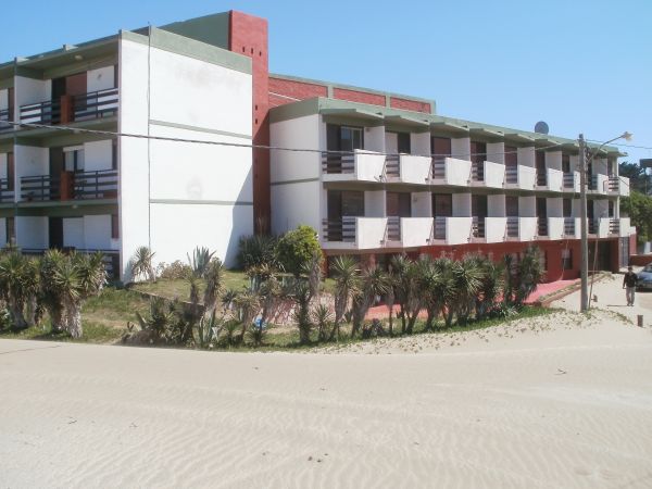 2 Ambientes en 1er Piso - Balcón en la Playa - Cochera - Edificio Tamarisco - Frente al mar - Departamento en Villa Gesell