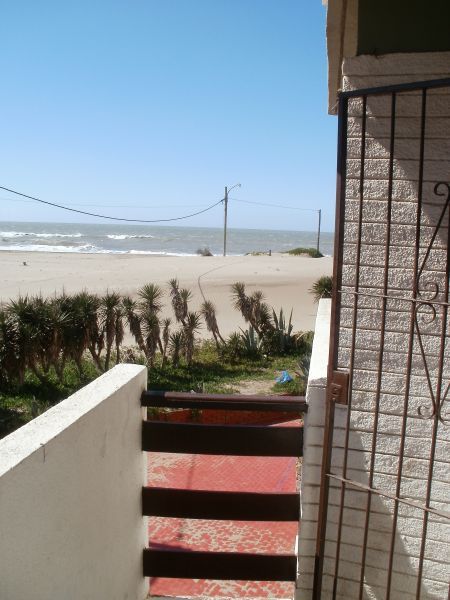 2 Ambientes en 1er Piso - Balcón en la Playa - Cochera - Edificio Tamarisco - Frente al mar - Departamento en Villa Gesell