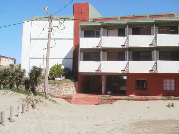 2 Ambientes en 1er Piso - Balcon en la Playa - Cochera - Edificio Tamarisco - Frente al mar - Departamento en Villa Gesell