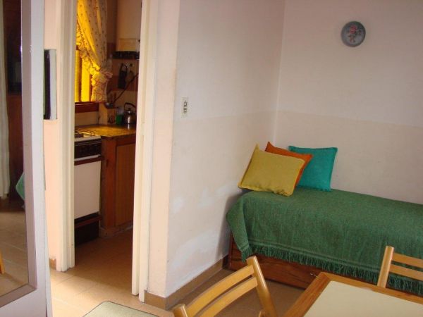 3 Ambientes en 2do Piso por Escalera Cochera Cubierta Fija - Zona residencial - a 3 cuadras de Av. San Bernardo - a 4 cuadras del mar - Dúplex/Tríplex en San Bernardo