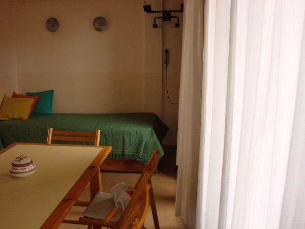 3 Ambientes en 2do Piso por Escalera Cochera Cubierta Fija - Zona residencial - a 3 cuadras de Av. San Bernardo - a 4 cuadras del mar - Dúplex/Tríplex en San Bernardo