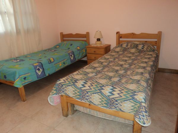 4 Ambientes Amplios mas entrepiso - Garage Cubierto - Excelente Ubicación - Jardín - A 5 cuadras del mar - A 1 cuadra de la plaza - A 4 cuadras del centro - Casa/Chalet en La Lucila del Mar