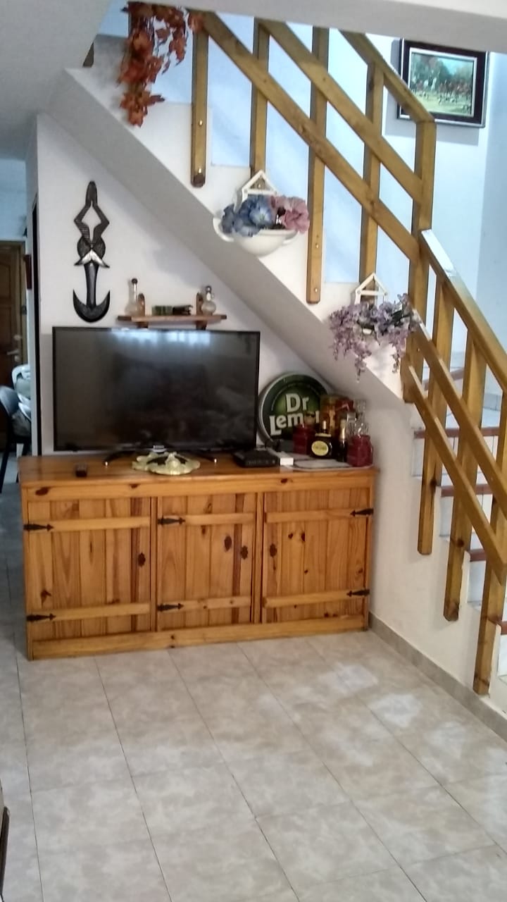 Excelente 4 ambientes con cochera, Wi-Fi equipado a full, gas natural. - A 2 cuadras del centro y a 2 cuadras del mar - Dúplex/Tríplex en La Lucila del Mar