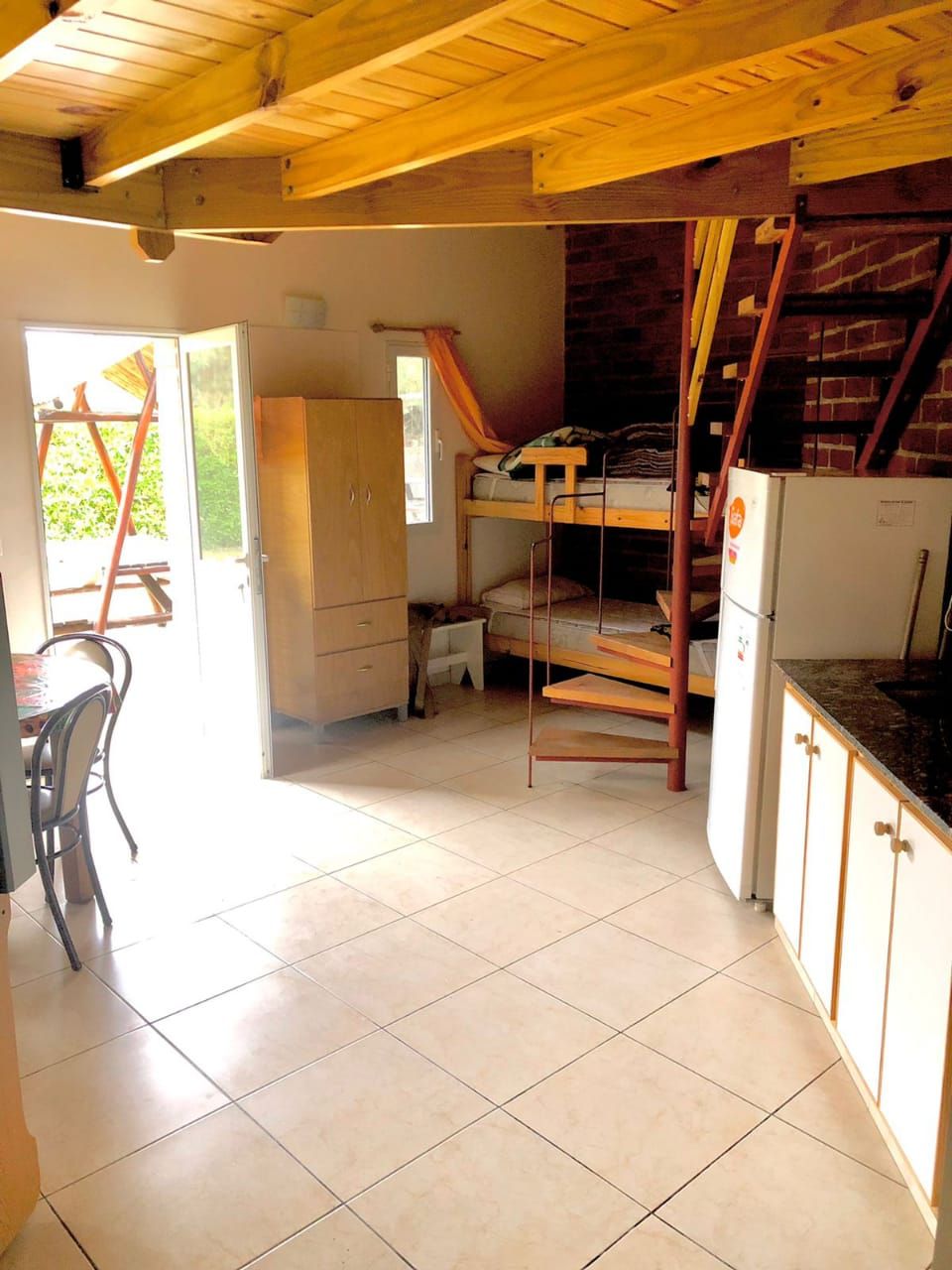 Complejo de Cabañas - Ideal para la pesca - Tranquilidad y Playa. - A 3 cuadras del Mar. - Cabaña en La Caleta