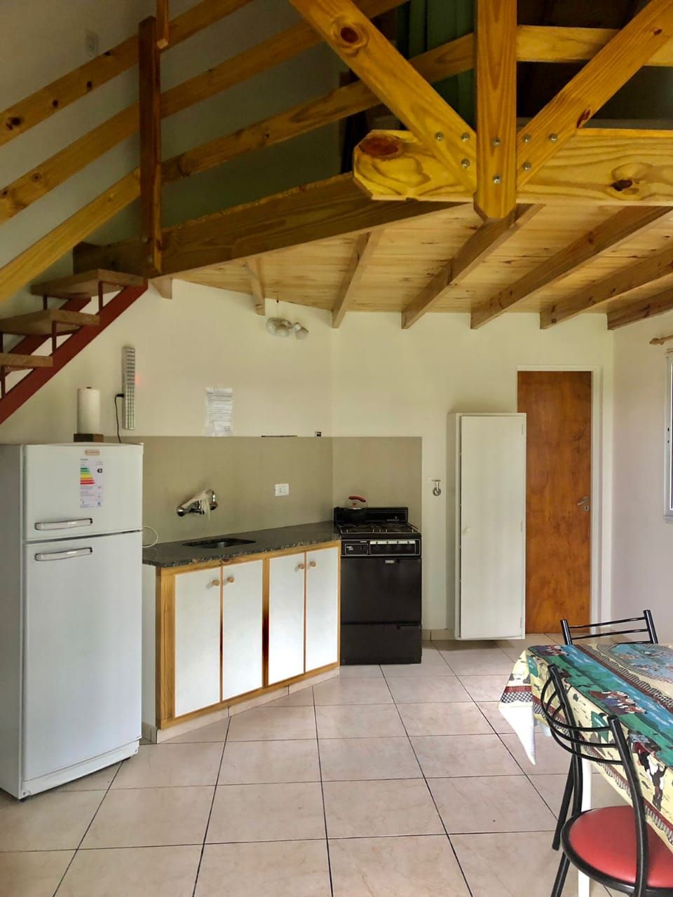 Complejo de Cabañas - Ideal para la pesca - Tranquilidad y Playa. - A 3 cuadras del Mar. - Cabaña en La Caleta