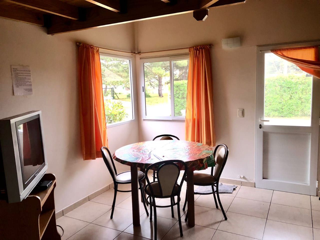 Complejo de Cabañas - Ideal para la pesca - Tranquilidad y Playa. - A 3 cuadras del Mar. - Cabaña en La Caleta