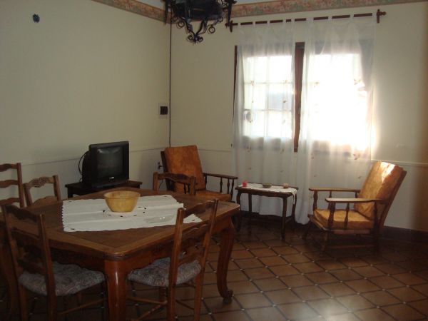 Hermoso Chalet - Luminoso - Gran Confort. - A 4 cuadras del Mar y a 1 cuadra del Centro/Peatonal. - Casa/Chalet en Miramar