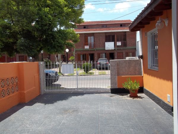 2 Ambientes - Excelente Ubicación - Ubicado a 6 cuadras del Mar y 5 de Coto. - Departamento en Mar de Ajó