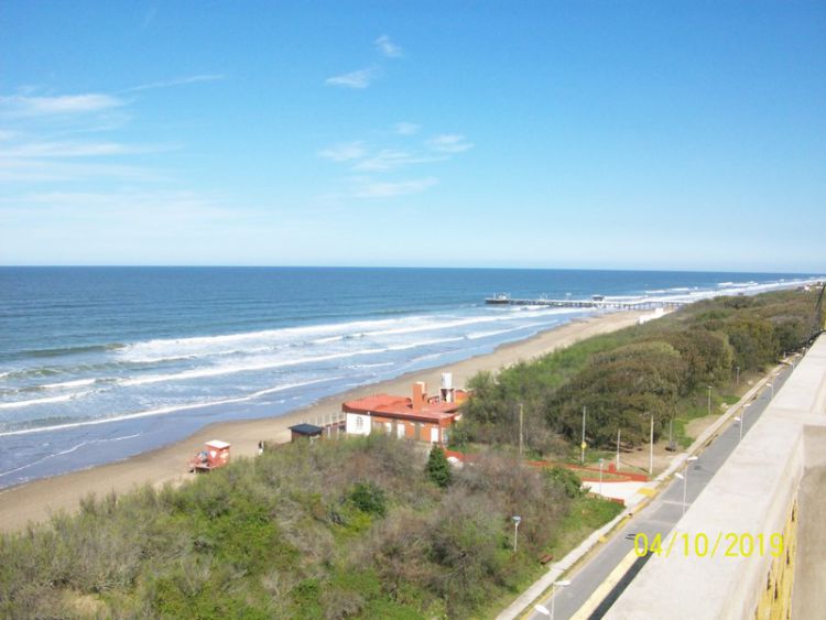 Monoambiente para 3 o 4 personas - Ccon parrilla y terraza al mar. - Departamento en La Lucila del Mar