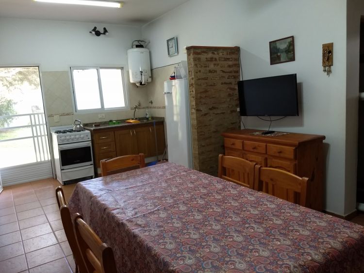 Chalet de 3 ambientes - Ubicado a pocos metros de la costanera y a una cuadra de la Av. principal. - Casa/Chalet en Aguas Verdes