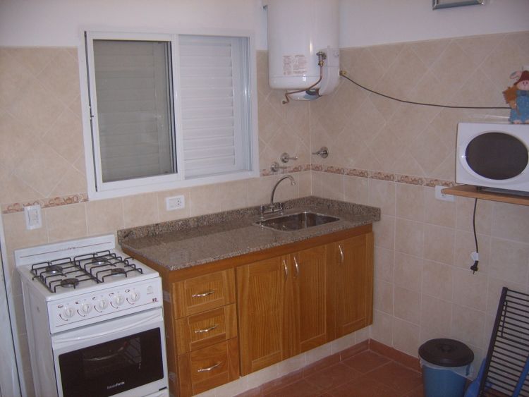 Chalet de 3 ambientes - Ubicado a pocos metros de la costanera y a una cuadra de la Av. principal. - Casa/Chalet en Aguas Verdes
