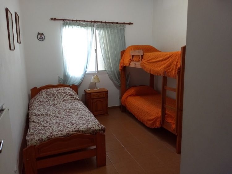 Chalet de 3 ambientes - Ubicado a pocos metros de la costanera y a una cuadra de la Av. principal. - Casa/Chalet en Aguas Verdes