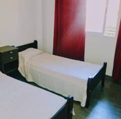 Chalet - Departamento - Ubicación estratégica, a 300mts. del mar, a 200mts del centro y a 100mts de terminal de omnibus - Casa/Chalet en La Lucila del Mar