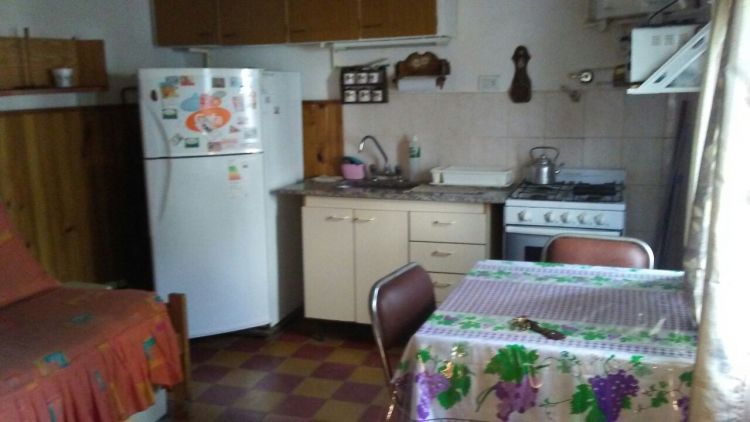 DEPARTAMENTO INTERNO TIPO CASA EQUIPADO - UBICADO A CUATRO CUADRAS DEL MAR, CENTRO,Y DIAGONAL A PLAZA DEL A.C.A. - Departamento en Mar de Ajó