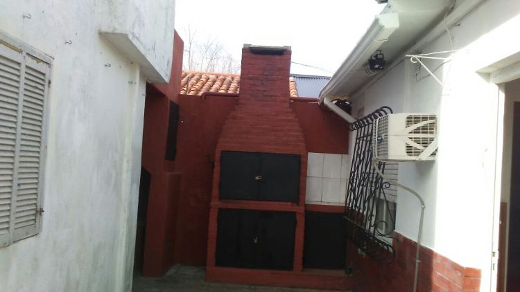 DEPARTAMENTO INTERNO TIPO CASA EQUIPADO - UBICADO A CUATRO CUADRAS DEL MAR, CENTRO,Y DIAGONAL A PLAZA DEL A.C.A. - Departamento en Mar de Ajó