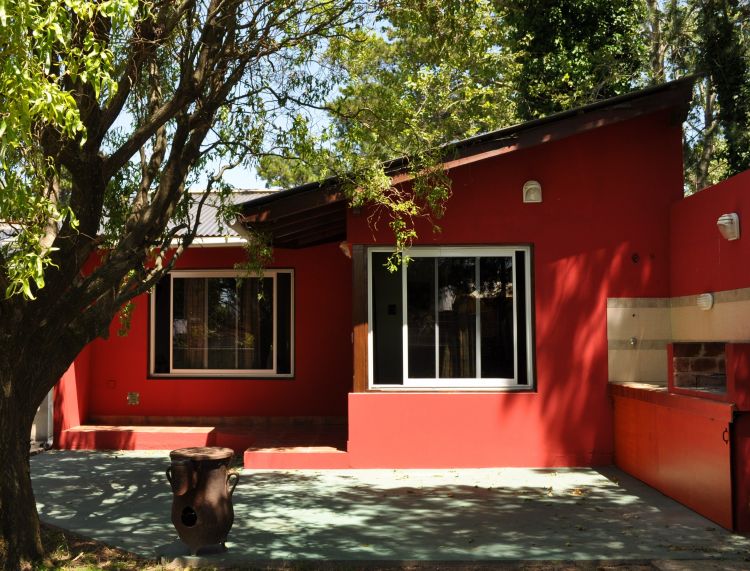 Cabaña equipada para 4 personas - Zona residencial - Muy tranquila - A 7 cuadras de la playa y a 5 cuadras del centro - Cabaña en Mar de Ajó