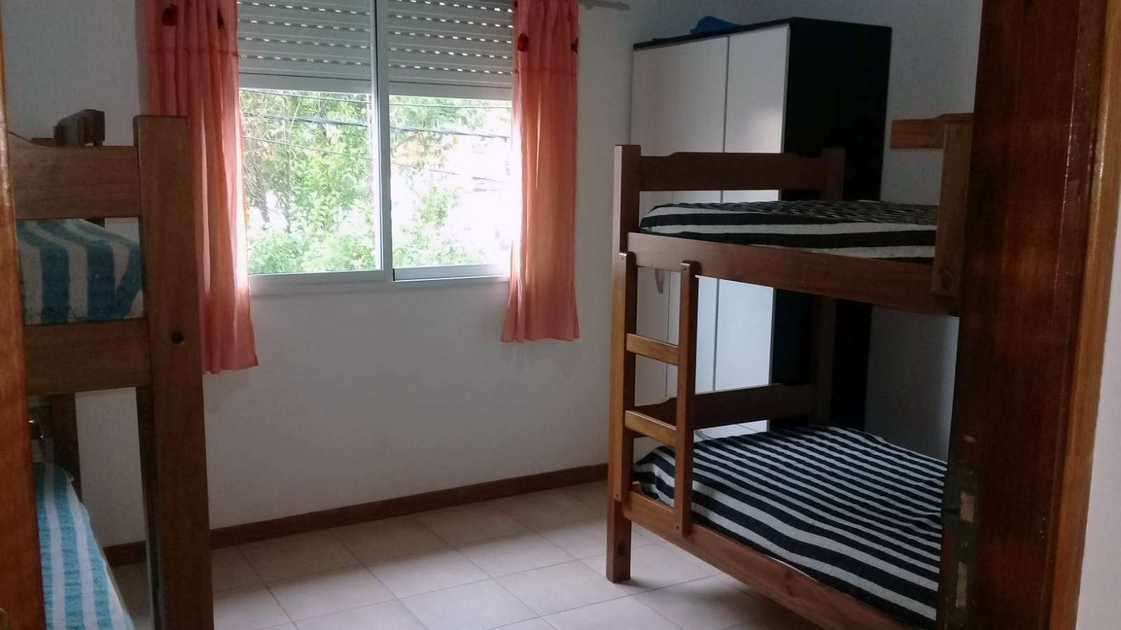 Departamento hasta 8 personas - Cerca del mar, equipado, balcón, cochera - Departamento en Mar de Ajó